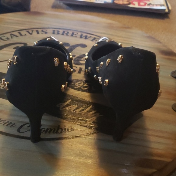 Beautiful heels - Picture 2 of 5